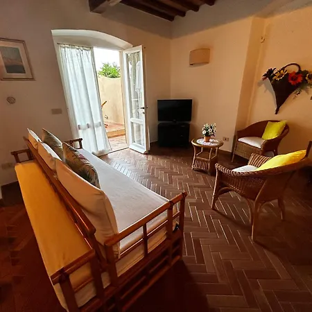 Residenza La Limonaia アパートホテル 2*